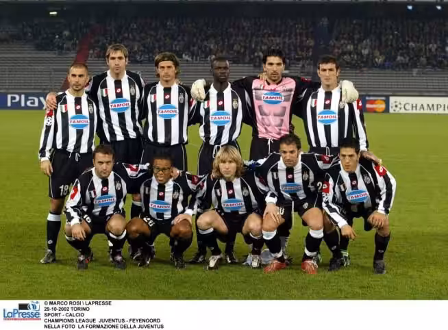 Retro Juventus UCL Home Jersey 2002/03