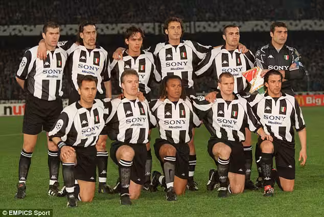 Retro Juventus Home Long Sleeve Jersey 1997/98