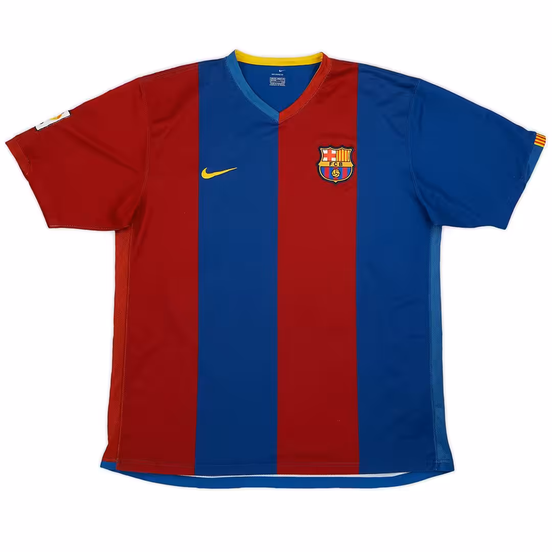 Ronaldinho #10 Retro Barcelona Home Jersey 2006/07