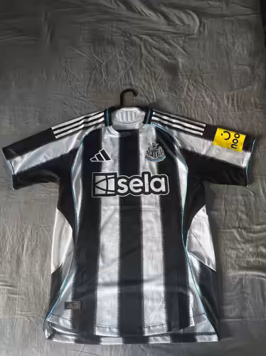 Newcastle United Home Match Jersey Player Version 2025/26 photo review