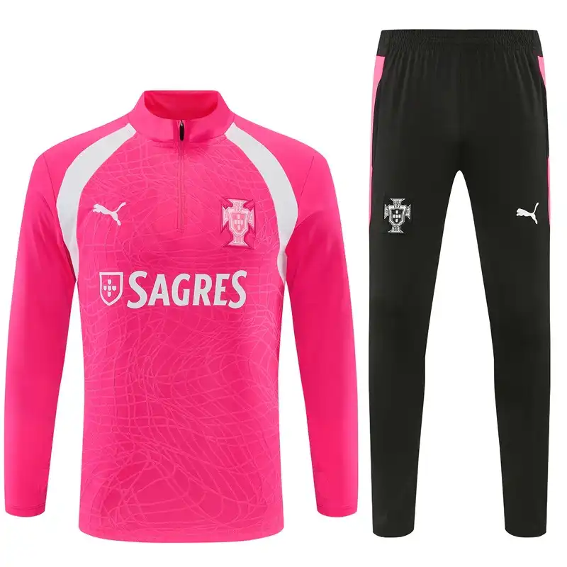 Portugal-Trainingsoberteil mit kurzem Reißverschluss am Kragen und Hose in Pink/Schwarz 2026 – Vorderansicht